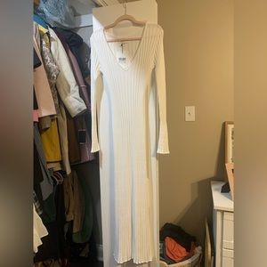 DISSH White V NECK long sleeve maxi dress